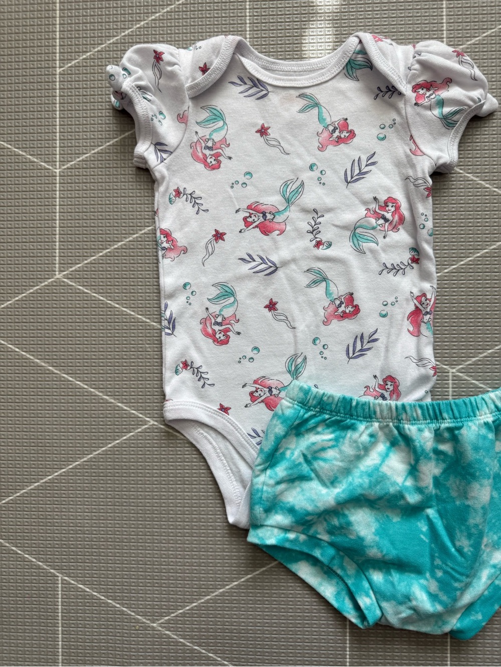 Old Navy|Baby girl White Mermaid Ariel Bodysuit onesie w Aqua Tie-Dye Shorts•